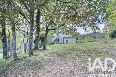 Maison de campagne à Montbrun les bains (26570)
