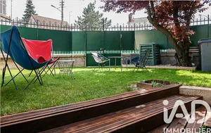 House at Troyes (10000)