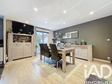 Duplex à Roissy-en-Brie (77680)