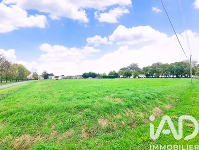 Land in Mons (17160)