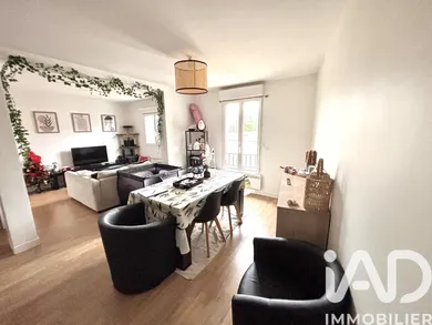 Duplex à Chanteloup-les-Vignes (78570)