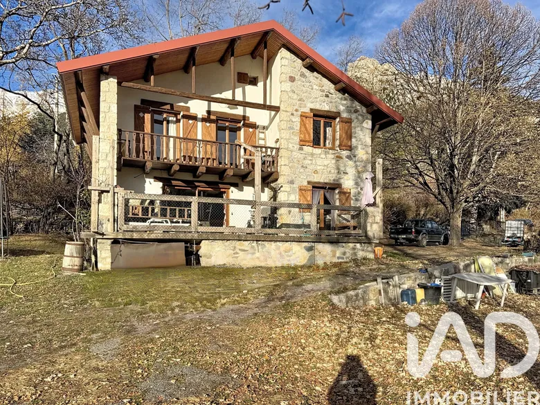 Maison 5 pièces 105 m² · à Valdeblore · 105 m² · 446 000 €