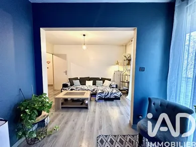 Apartment in Vaulx-en-Velin (69120)