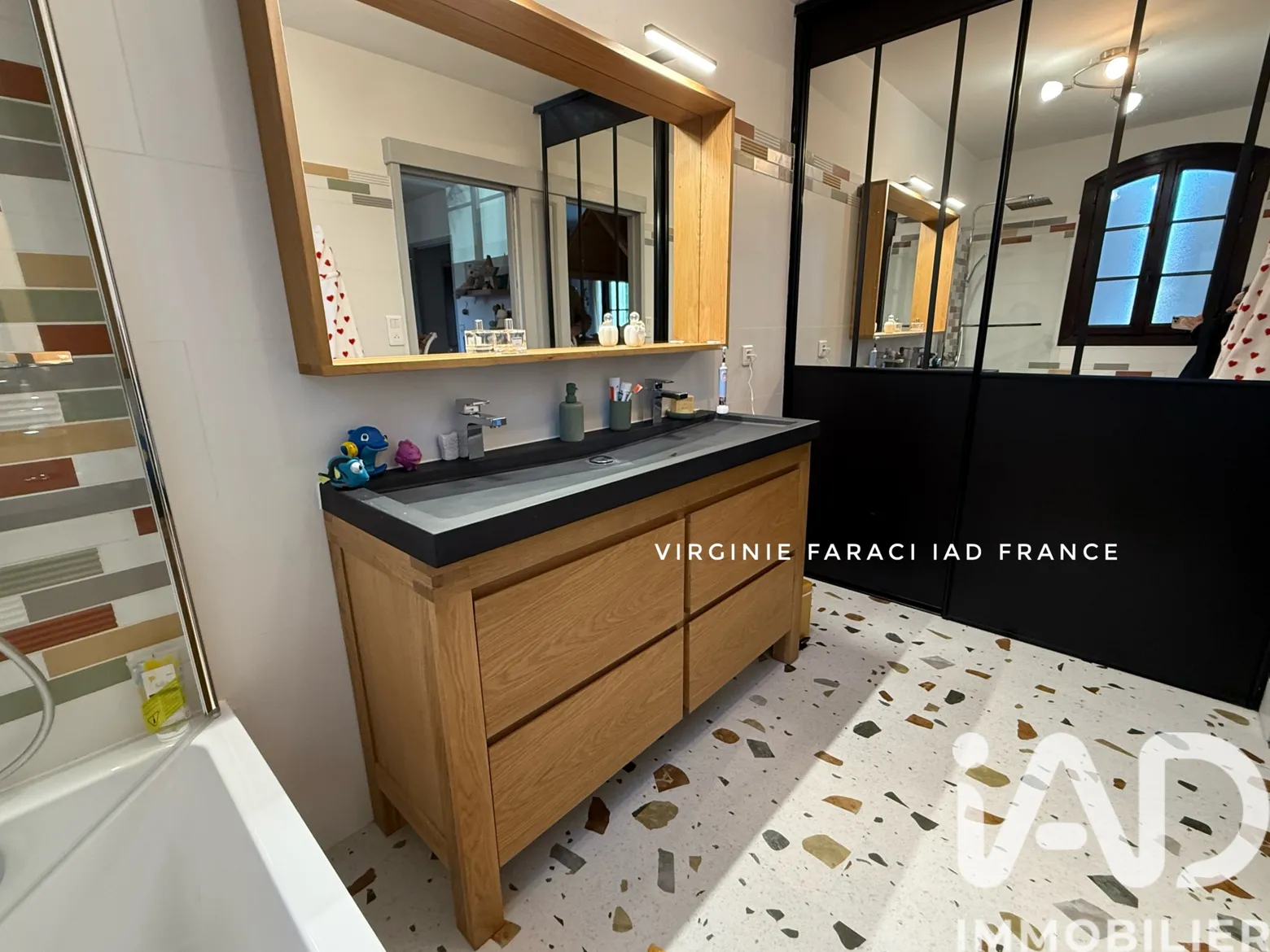 Vente maison à Le Castellet (83330) : maison traditionnelle 4 pièces 110 m² - 1898689 — 2