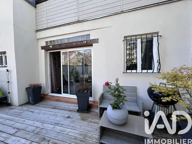 Apartment in Montreuil (93100)