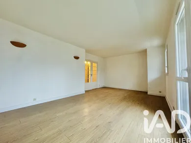 Apartment in Vaux-le-Pénil (77000)
