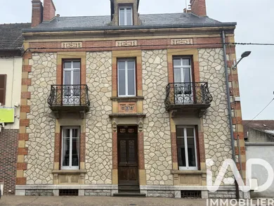 Maison de ville à Dompierre-sur-Besbre (03290)