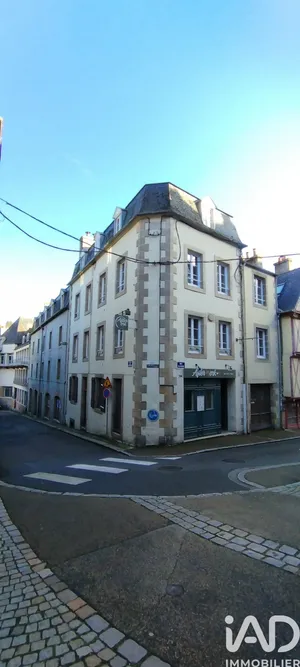 Building at Morlaix (29600)