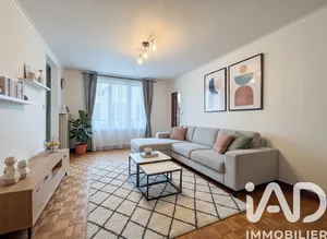 Apartment at Noisy-le-Grand (93160)