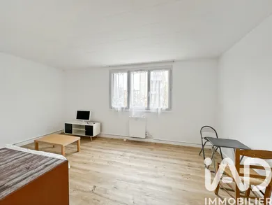 Appartement à Sainte-Geneviève-des-Bois (91700)