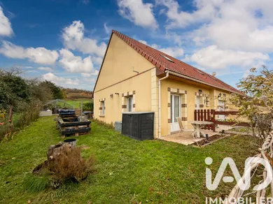 Detached house at La Celle St Cyr (89116)