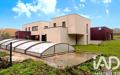 Maison d'architecte à Résigny (02360)