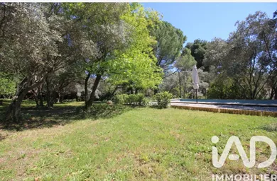 Architectural house in Éguilles (13510)