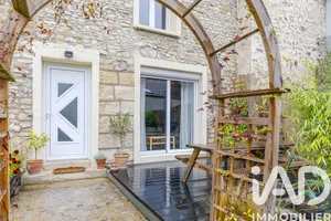 Townhouse in Pierrelaye (95480)