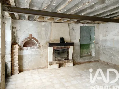 Village house in Saint-Sauveur-en-Puisaye (89520)