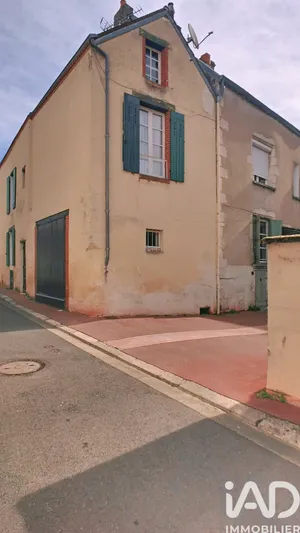 Building in Gien (45500)