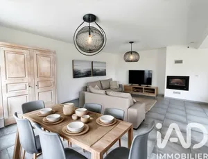 House at Villechenève (69770)