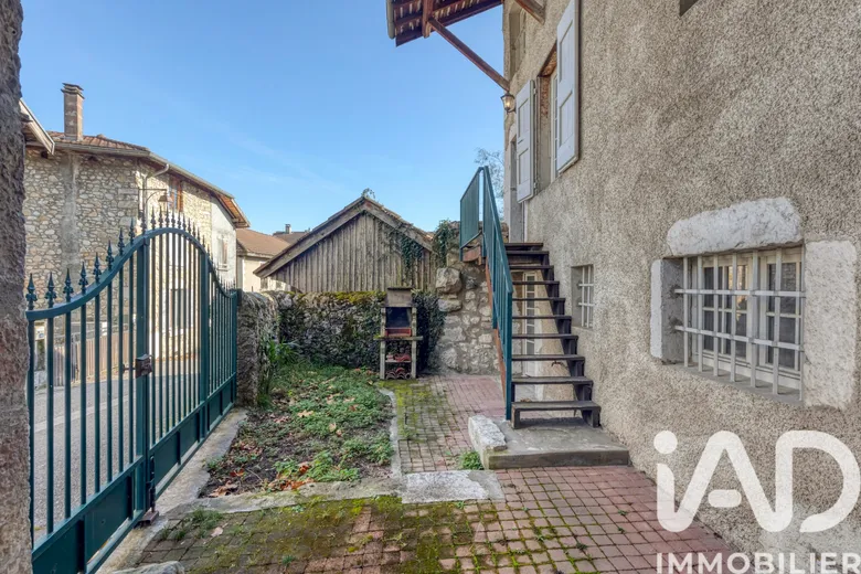 Maison 4 pièces 120 m² · à Saint-Vincent-de-Mercuze · 120 m² · 199 000 €
