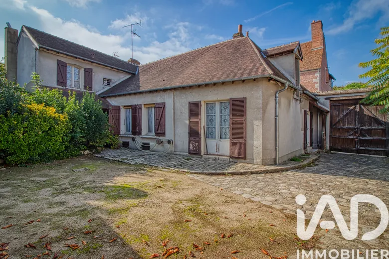 Maison 7 pièces 125 m² · à Boiscommun · 125 m² · 165 000 €