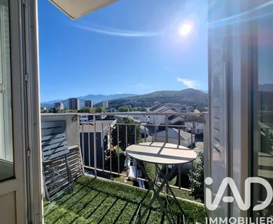 Apartment at Le Pont-de-Claix (38800)