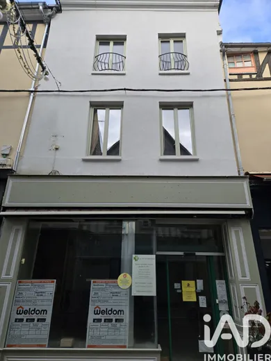 Building at Sens (89100)