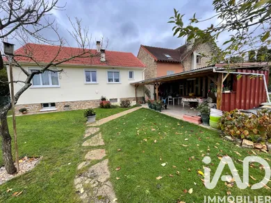 Maison traditionnelle à Saint-Fargeau-Ponthierry (77310)