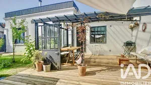 House at Le Pecq (78230)