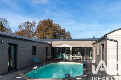 Traditional house in Saint-Pierre-du-Mont (40280)