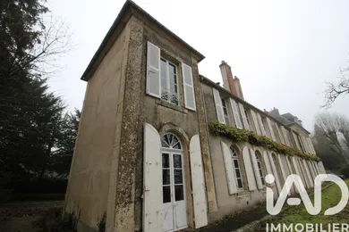 Château à VARENNES-VAUZELLES (58640)
