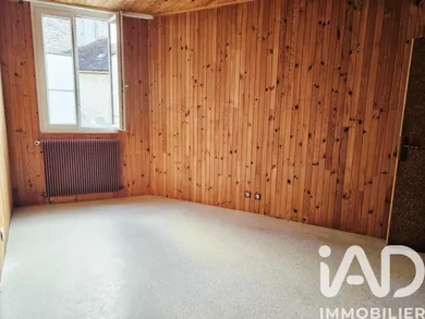 Immeuble à Montholon (89110)