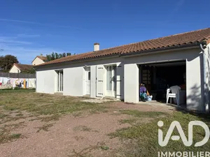 Pavillon à Sainte-Verge (79100)