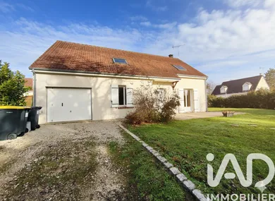 Maison traditionnelle à Nevoy (45500)