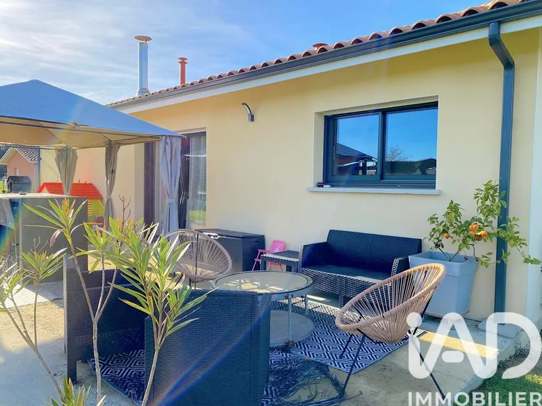 Maison à Renung (40270)