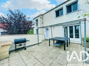 Apartment in Combs-la-Ville (77380)