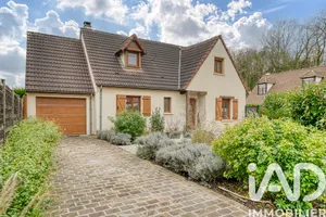 Traditional house in Nézel (78410)