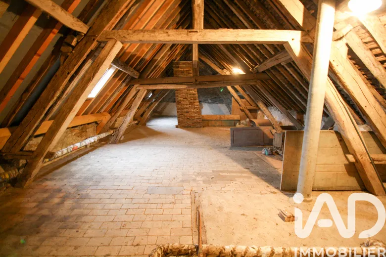 Maison 3 pièces 270 m² · à Vinneuf · 270 m² · 300 000 €