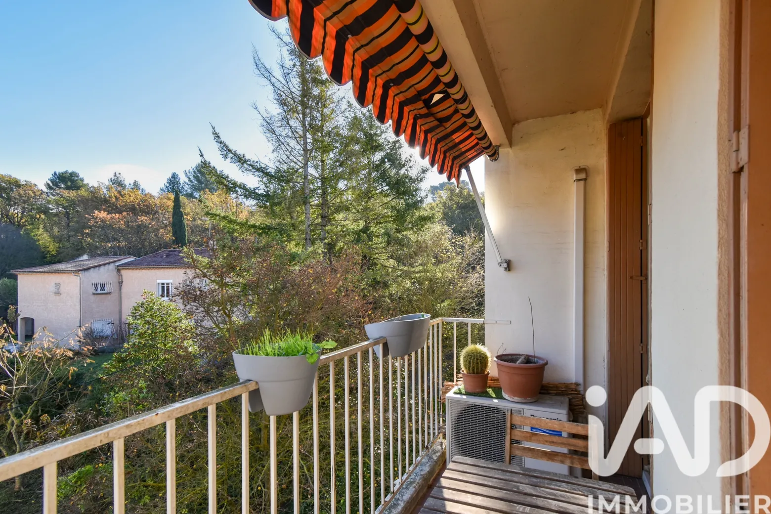 Vente appartement à Auriol (13390) : appartement 5 pièces 96 m² — 3