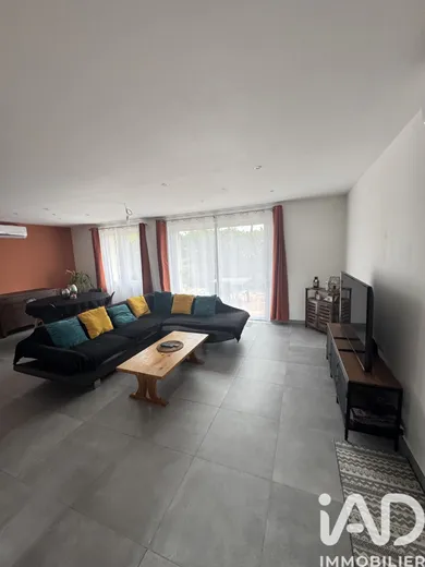 House at Saran (45770)