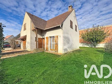 Maison traditionnelle à Yèbles (77390)