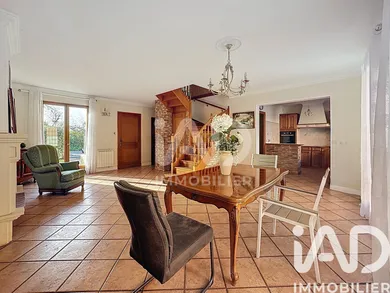 Maison traditionnelle à Yèbles (77390)