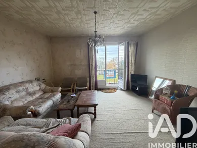 Apartment in Sainte-Geneviève-des-Bois (91700)