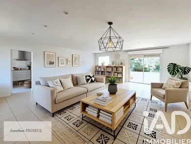 House at Mourens (33410)