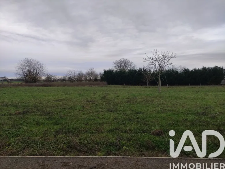 Terrain à bâtir à COURLON SUR YONNE (89140) · à Courlon-sur-Yonne · 51 000 €