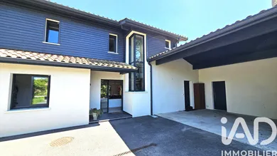 Architectural house in Saint-Martin-de-Seignanx (40390)