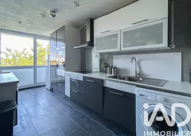 Apartment in Osny (95520)