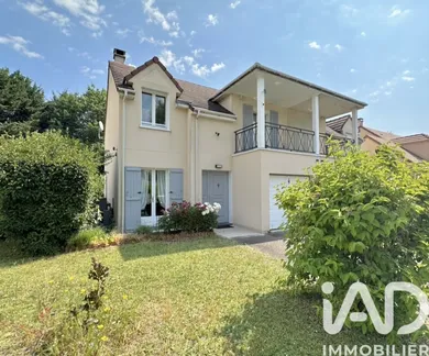 Traditional house at Saint-Pierre-du-Perray (91280)
