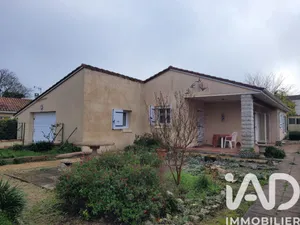 Maison à Ruffec (16700)