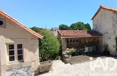 Demeure à Beugnon-Thireuil (79160)