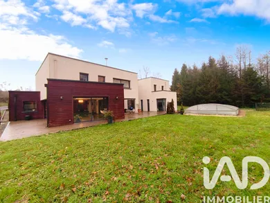 Maison d'architecte à Résigny (02360)