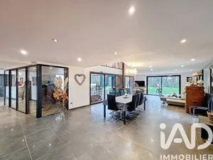 Maison d'architecte à Résigny (02360)